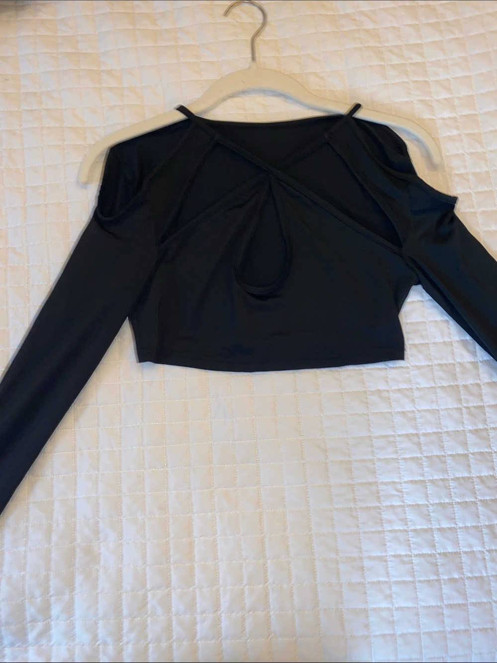 SHEIN Black Cold-Shoulder Long Sleeve Crop Top